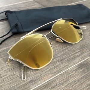 2/40$ π Trendy gold reflective sunglasses